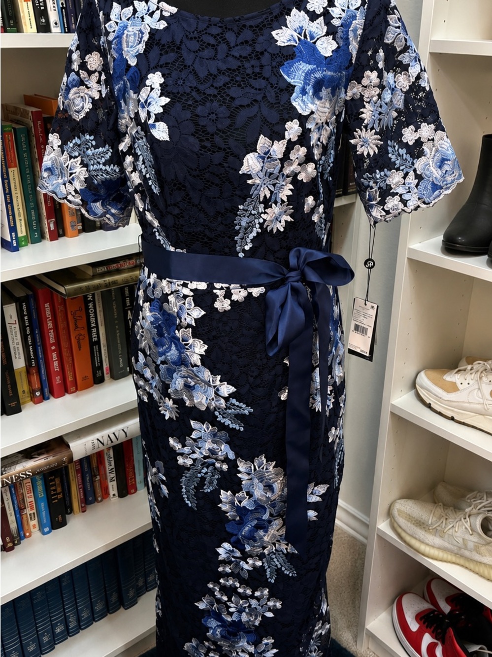 NWT Adrianna Papell Navy Floral Embroidered Lace Evening Gown Size 10 - Picture 2 of 9